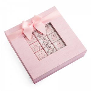 ورقة مربع مع الشريط الوردي حلوى
